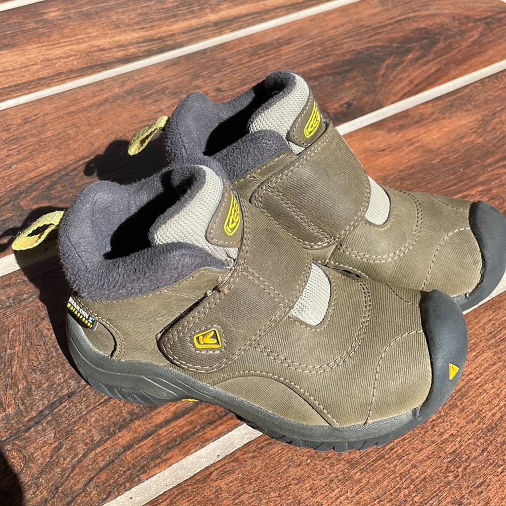 Keen Kootenay Waterproof boot, Fleece lined, size 9